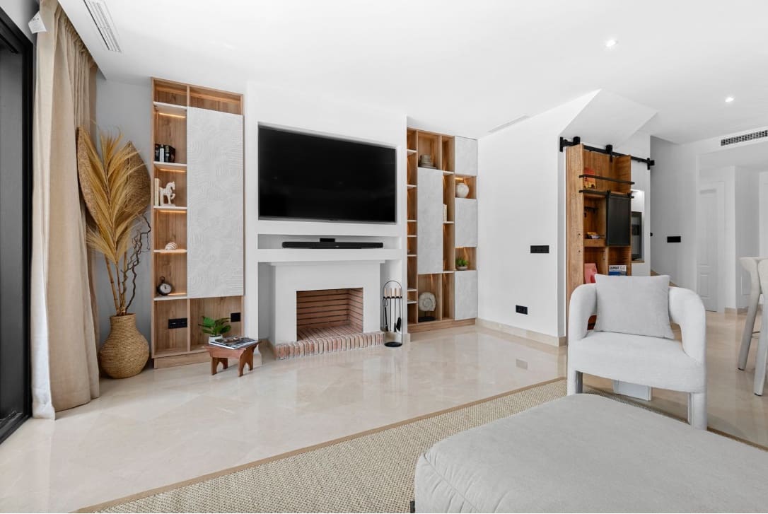 3 slaapkamer Huis te koop in El Paraiso met zwembad garage - € 1.295.000 (Ref: 10067683)