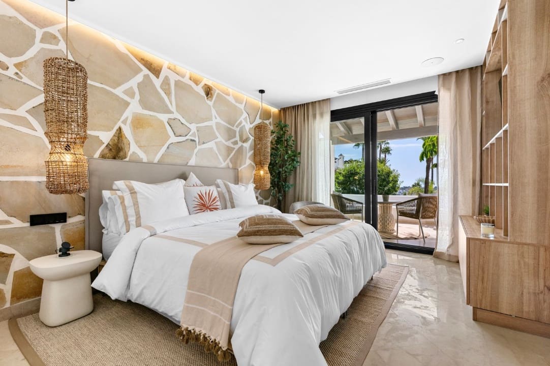 3 slaapkamer Huis te koop in El Paraiso met zwembad garage - € 1.295.000 (Ref: 10067683)