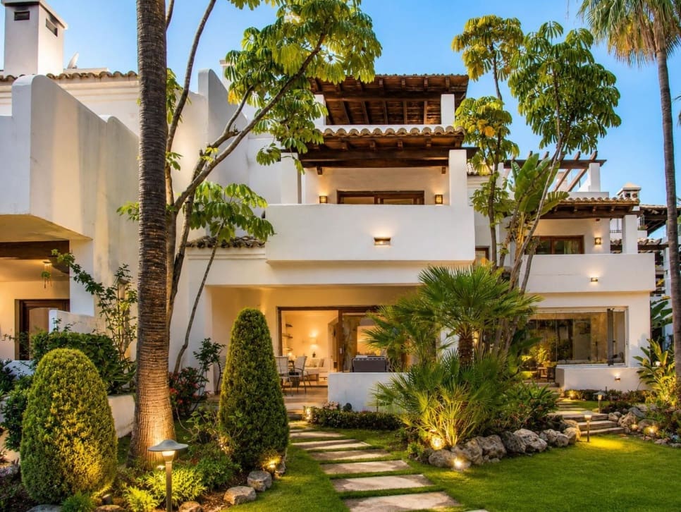 3 slaapkamer Huis te koop in El Paraiso met zwembad garage - € 1.295.000 (Ref: 10067683)