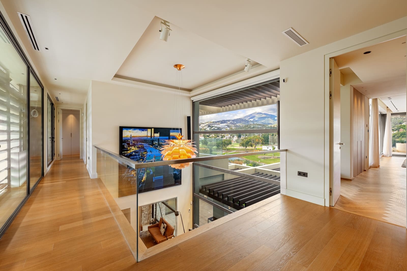 7 soverom Villa til salgs i Nueva Andalucia med svømmebasseng garasje - € 6 350 000 (Ref: 10078045)