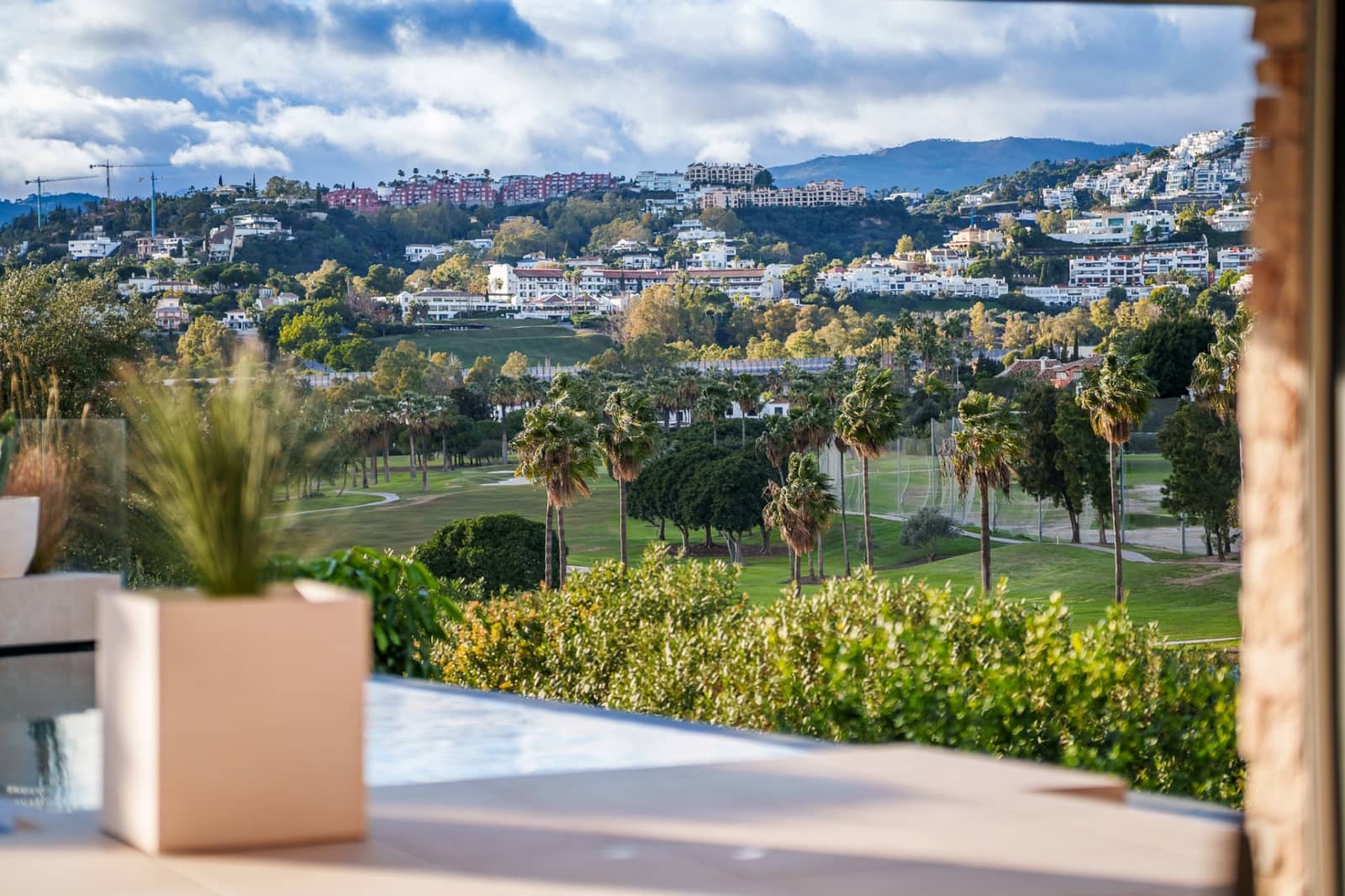 7 soverom Villa til salgs i Nueva Andalucia med svømmebasseng garasje - € 6 350 000 (Ref: 10078045)