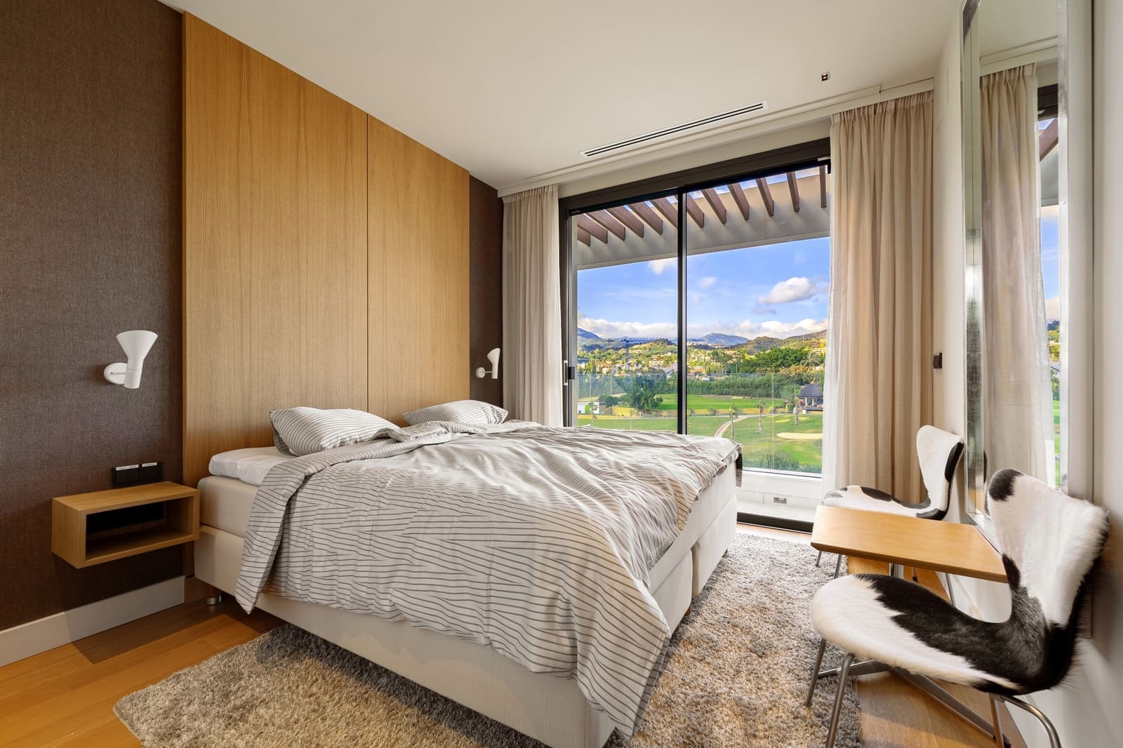 7 soverom Villa til salgs i Nueva Andalucia med svømmebasseng garasje - € 6 350 000 (Ref: 10078045)