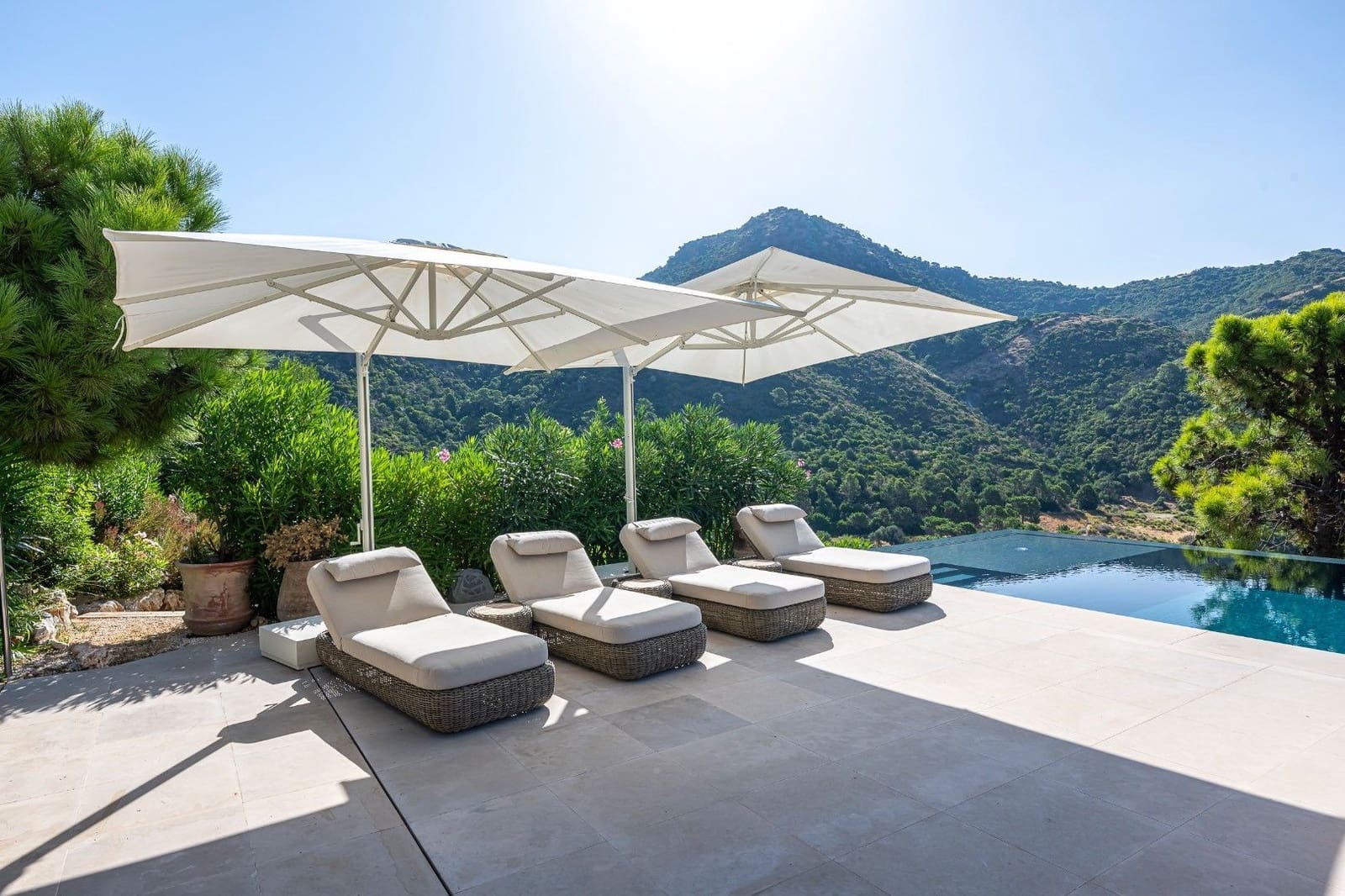 4 soverom Villa til salgs i Benahavis med svømmebasseng garasje - € 5 950 000 (Ref: 10078046)