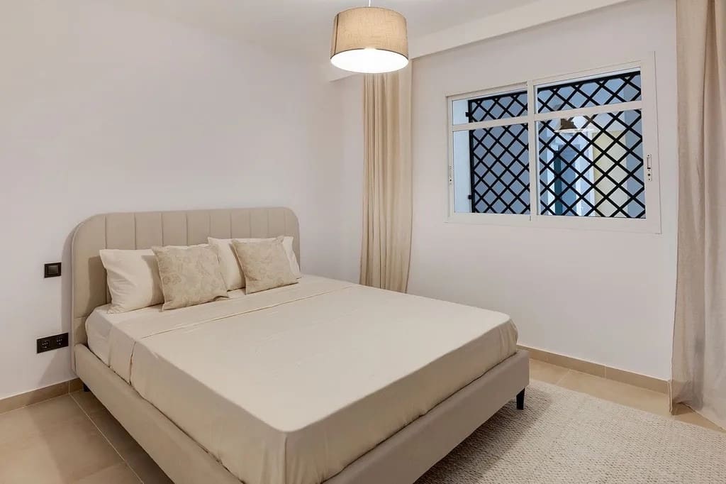 3 sypialnia Apartament na sprzedaż w Nueva Andalucia z basenem garażem - 639 000 € (Ref: 10078047)