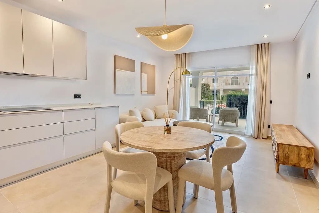 3 sypialnia Apartament na sprzedaż w Nueva Andalucia z basenem garażem - 639 000 € (Ref: 10078047)