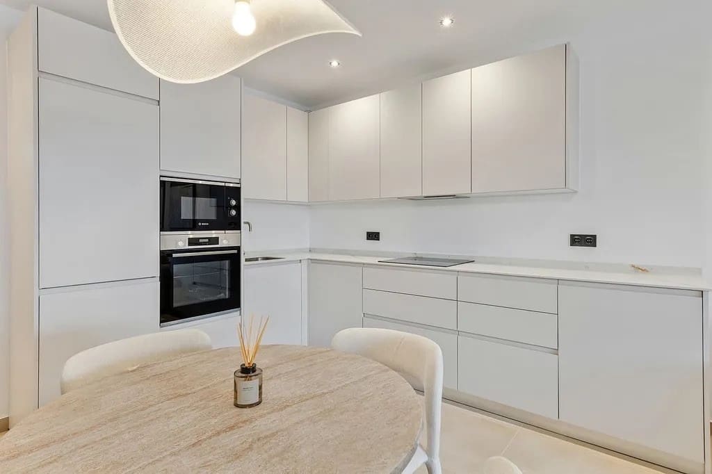 3 sypialnia Apartament na sprzedaż w Nueva Andalucia z basenem garażem - 639 000 € (Ref: 10078047)