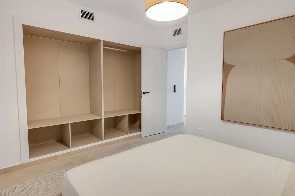 3 sypialnia Apartament na sprzedaż w Nueva Andalucia z basenem garażem - 639 000 € (Ref: 10078047)