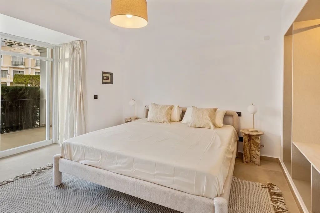 3 sypialnia Apartament na sprzedaż w Nueva Andalucia z basenem garażem - 639 000 € (Ref: 10078047)