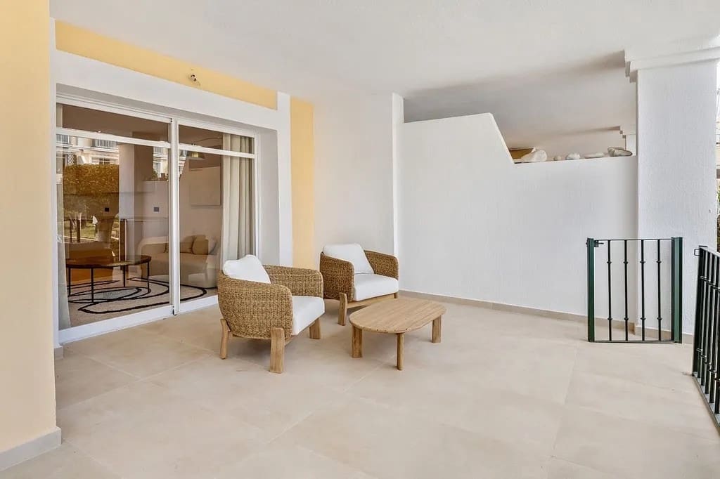 3 sypialnia Apartament na sprzedaż w Nueva Andalucia z basenem garażem - 639 000 € (Ref: 10078047)