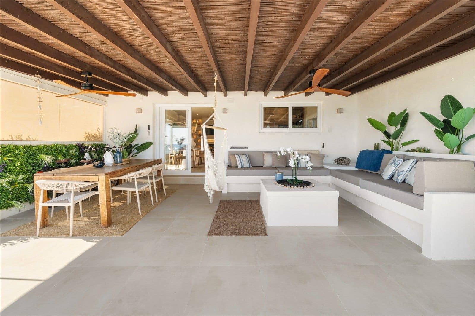 4 quarto Moradia Geminada para venda em Estepona com piscina garagem - 1 695 000 € (Ref: 10078049)