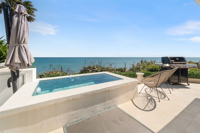 4 camera da letto Villetta Bifamiliare in vendita in Estepona con piscina garage - 1.695.000 € (Rif: 10078049)