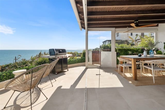 4 camera da letto Villetta Bifamiliare in vendita in Estepona con piscina garage - 1.695.000 € (Rif: 10078049)