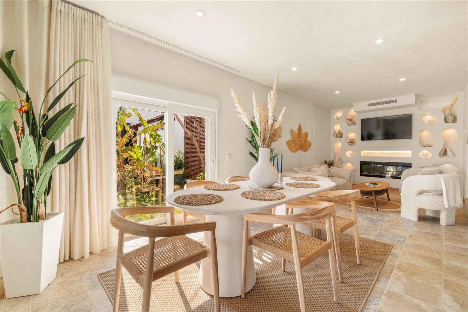 4 quarto Moradia Geminada para venda em Estepona com piscina garagem - 1 695 000 € (Ref: 10078049)