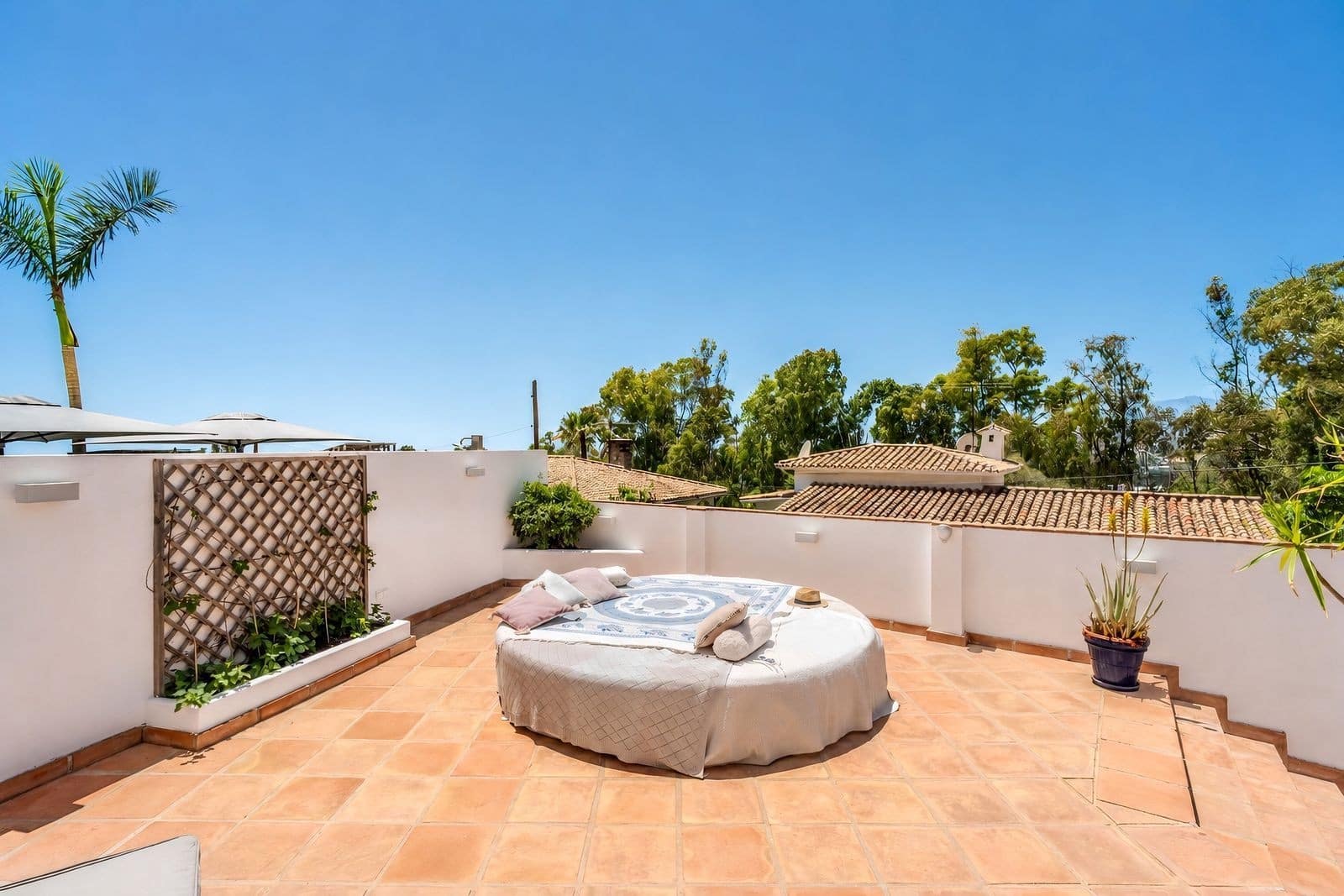 4 chambre Villa/Maison à vendre à Nueva Andalucia avec piscine garage - 1 500 000 € (Ref: 10078050)