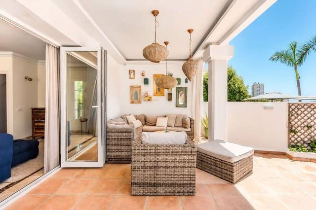 4 chambre Villa/Maison à vendre à Nueva Andalucia, Marbella avec piscine garage - 1 500 000 € (Ref: 10078050)