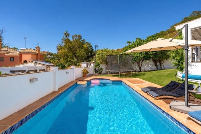4 chambre Villa/Maison à vendre à Nueva Andalucia, Marbella avec piscine garage - 1 500 000 € (Ref: 10078050)
