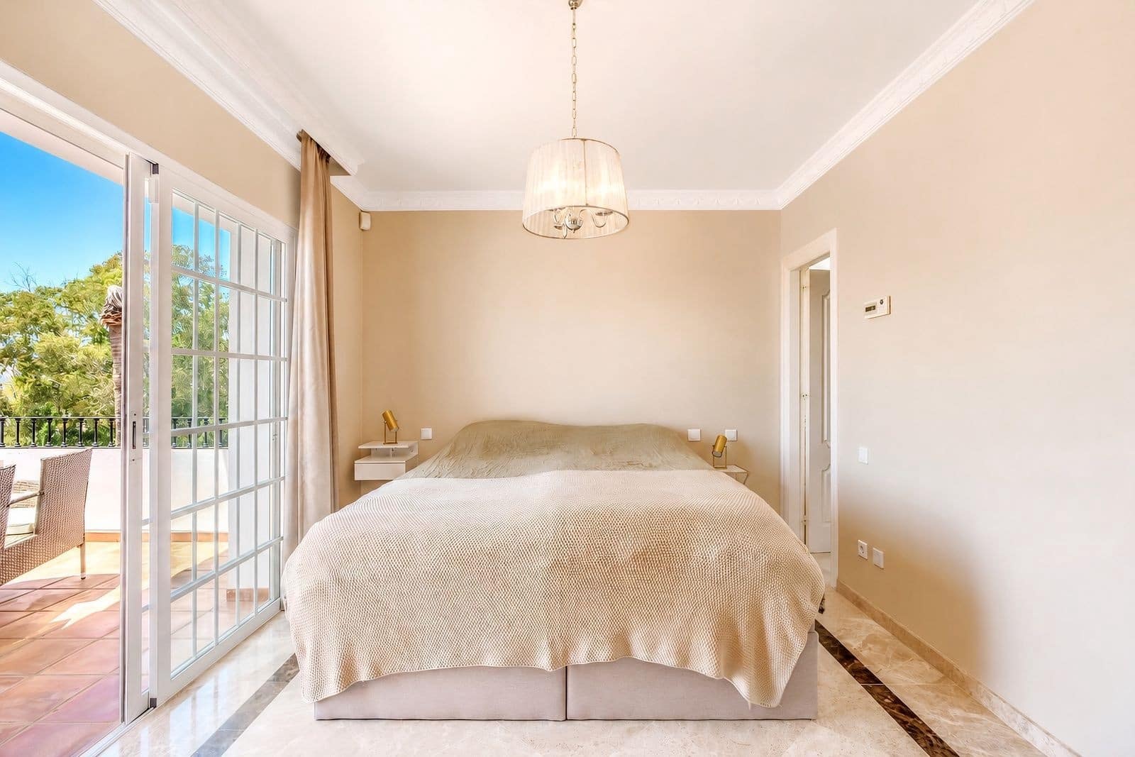 4 chambre Villa/Maison à vendre à Nueva Andalucia avec piscine garage - 1 500 000 € (Ref: 10078050)