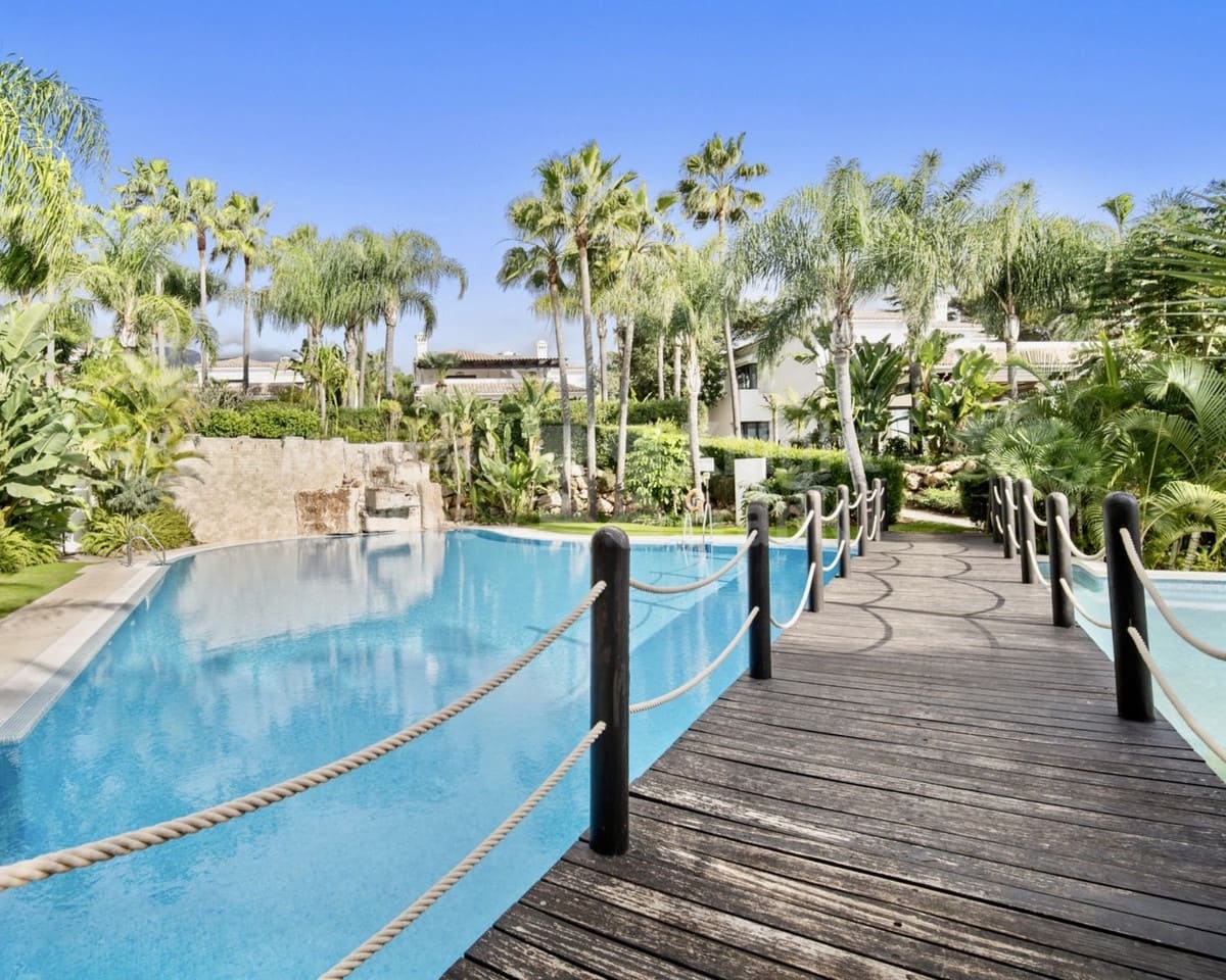 5 chambre Villa/Maison à vendre à Marbella avec piscine garage - 1 990 000 € (Ref: 10078053)