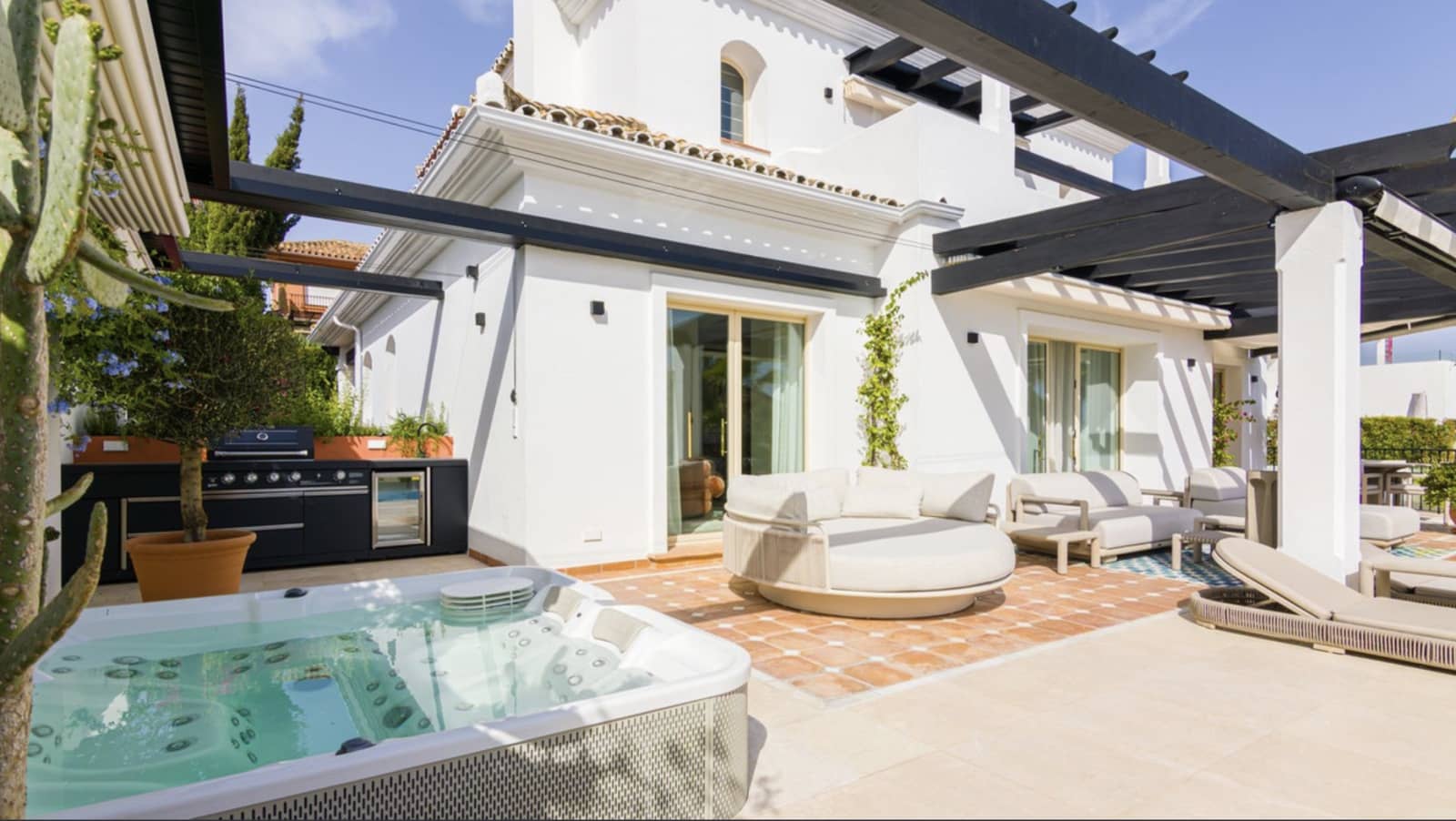 5 sypialnia Willa na sprzedaż w Marbella z basenem garażem - 4 690 000 € (Ref: 10080968)