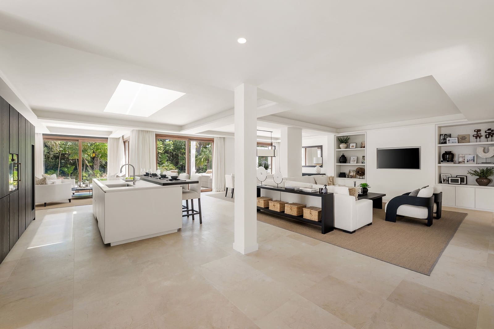 4 slaapkamer Villa te koop in Nueva Andalucia met zwembad garage - € 4.995.000 (Ref: 10080969)