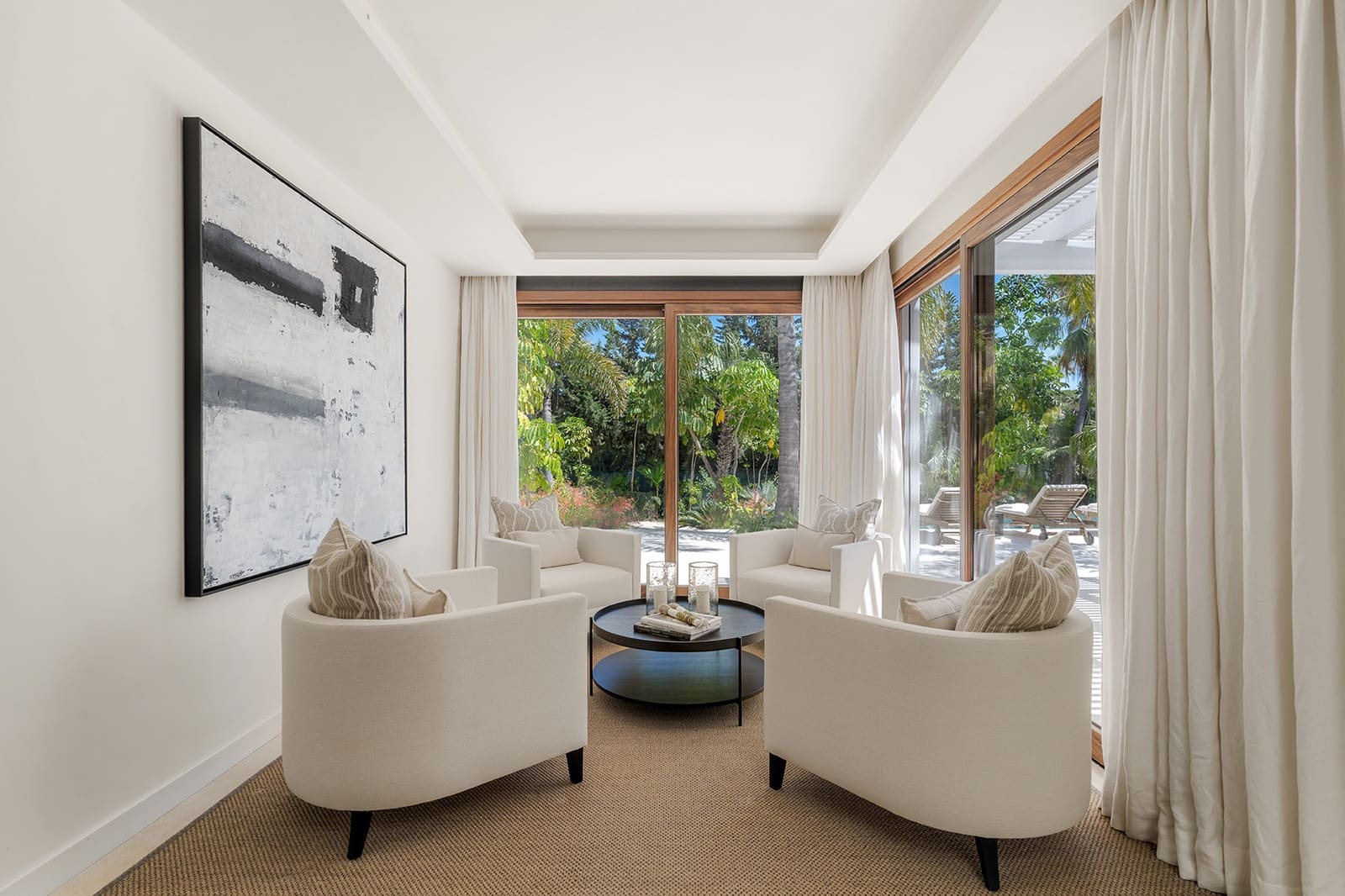 4 slaapkamer Villa te koop in Nueva Andalucia met zwembad garage - € 4.995.000 (Ref: 10080969)