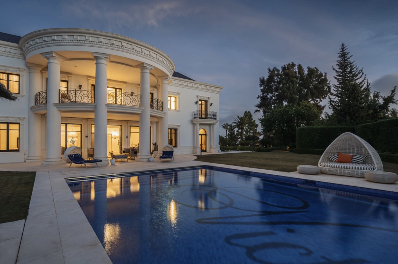 7 sypialnia Willa na sprzedaż w Marbella z basenem garażem - 9 500 000 € (Ref: 10080970)