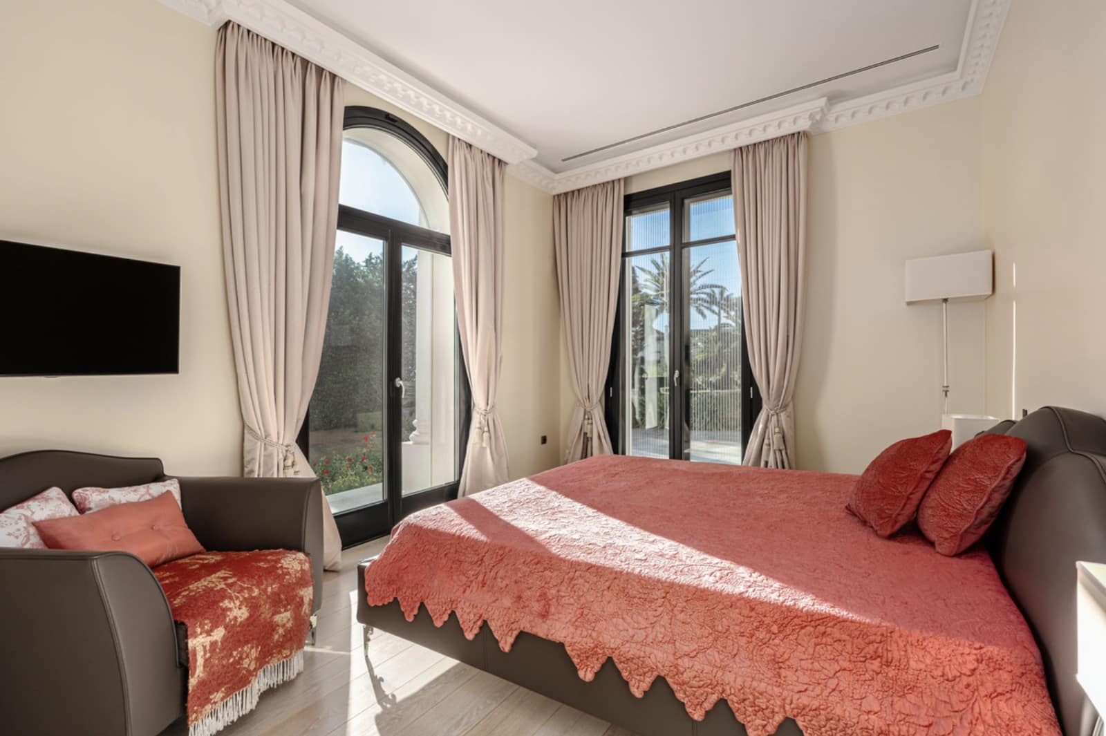 7 sypialnia Willa na sprzedaż w Marbella z basenem garażem - 9 500 000 € (Ref: 10080970)