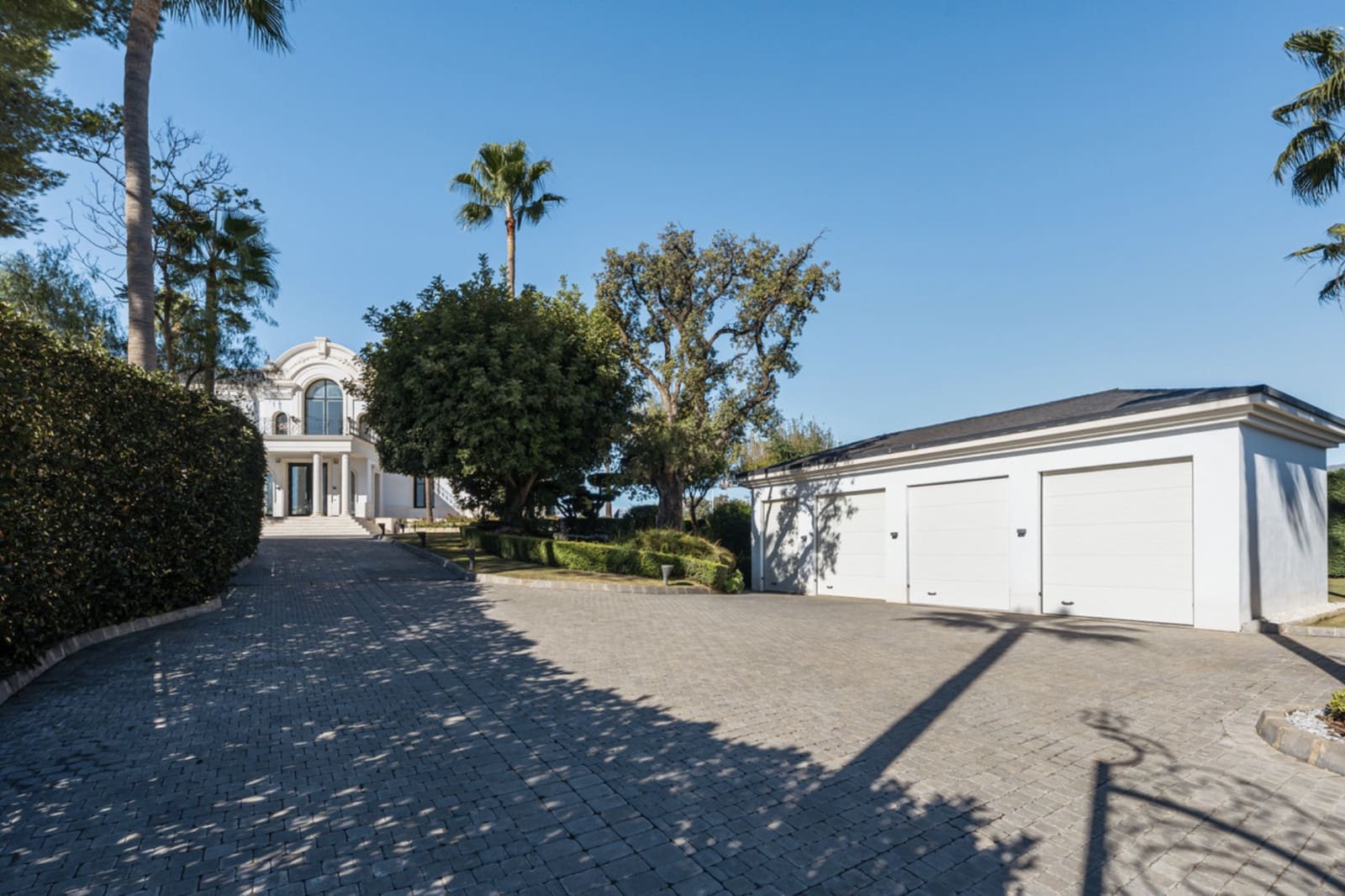 7 sypialnia Willa na sprzedaż w Marbella z basenem garażem - 9 500 000 € (Ref: 10080970)