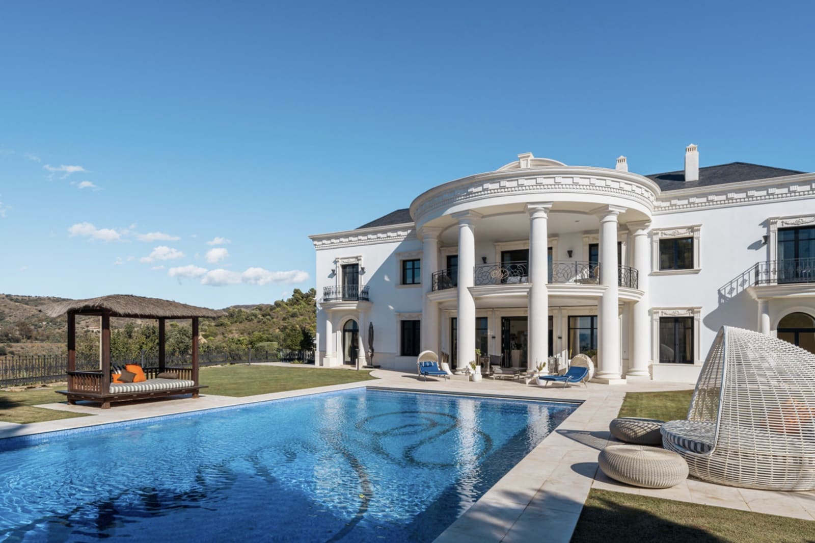 7 sypialnia Willa na sprzedaż w Marbella z basenem garażem - 9 500 000 € (Ref: 10080970)