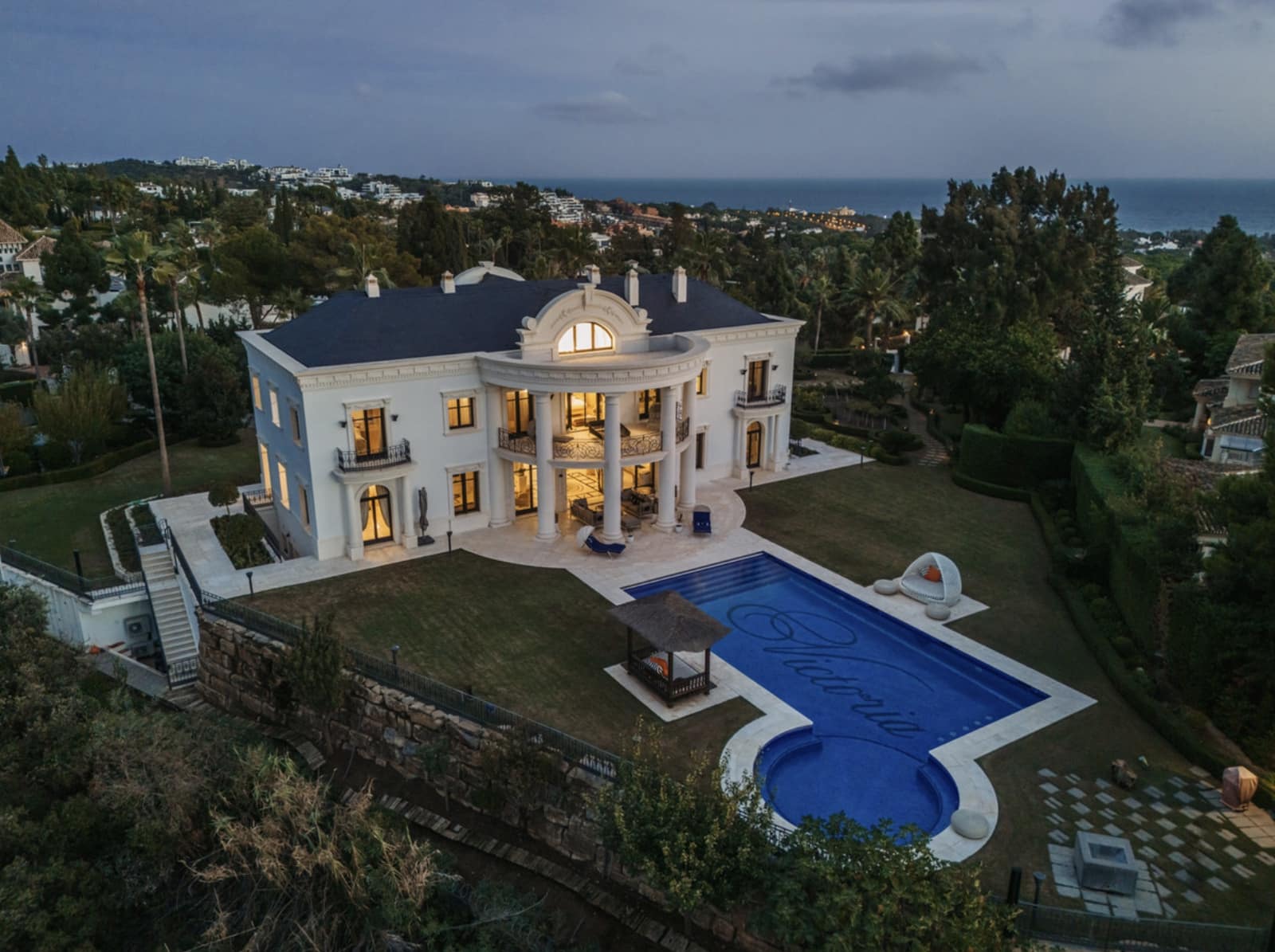 7 sypialnia Willa na sprzedaż w Marbella z basenem garażem - 9 500 000 € (Ref: 10080970)