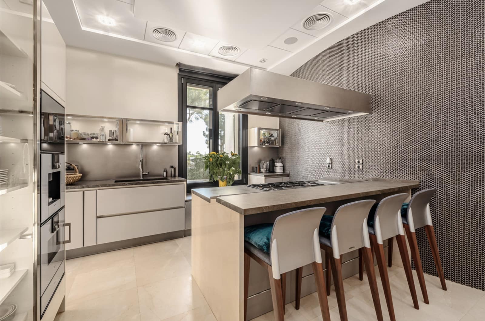 7 sypialnia Willa na sprzedaż w Marbella z basenem garażem - 9 500 000 € (Ref: 10080970)