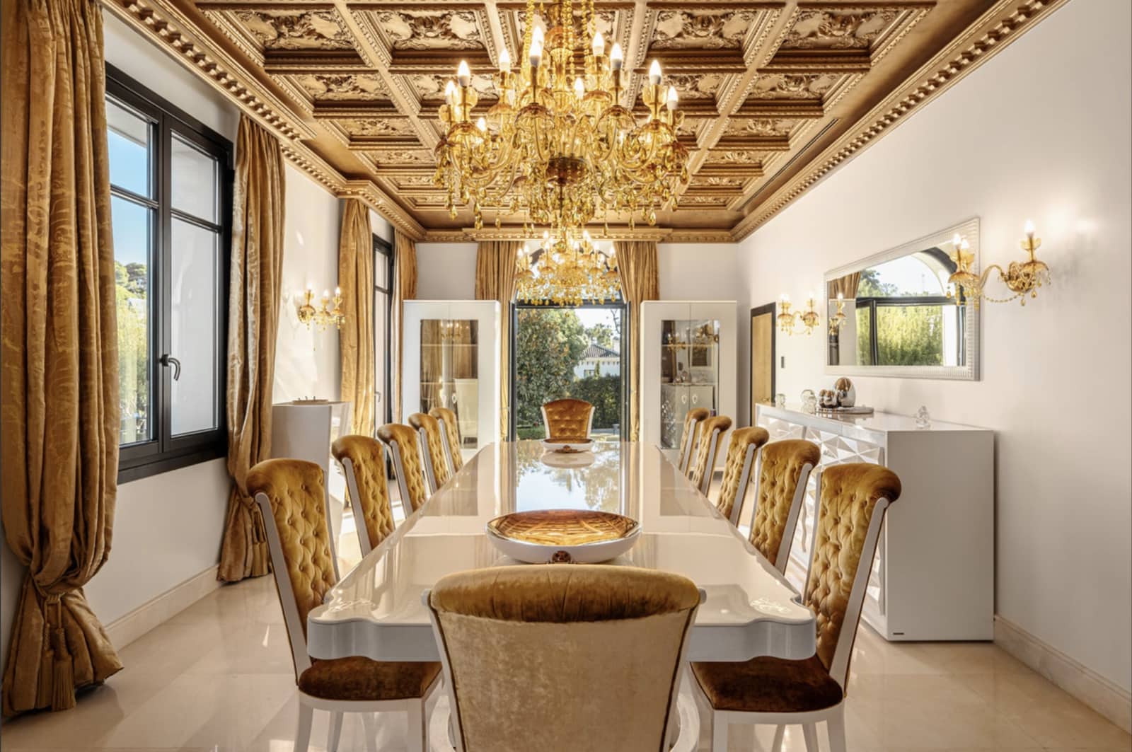7 sypialnia Willa na sprzedaż w Marbella z basenem garażem - 9 500 000 € (Ref: 10080970)