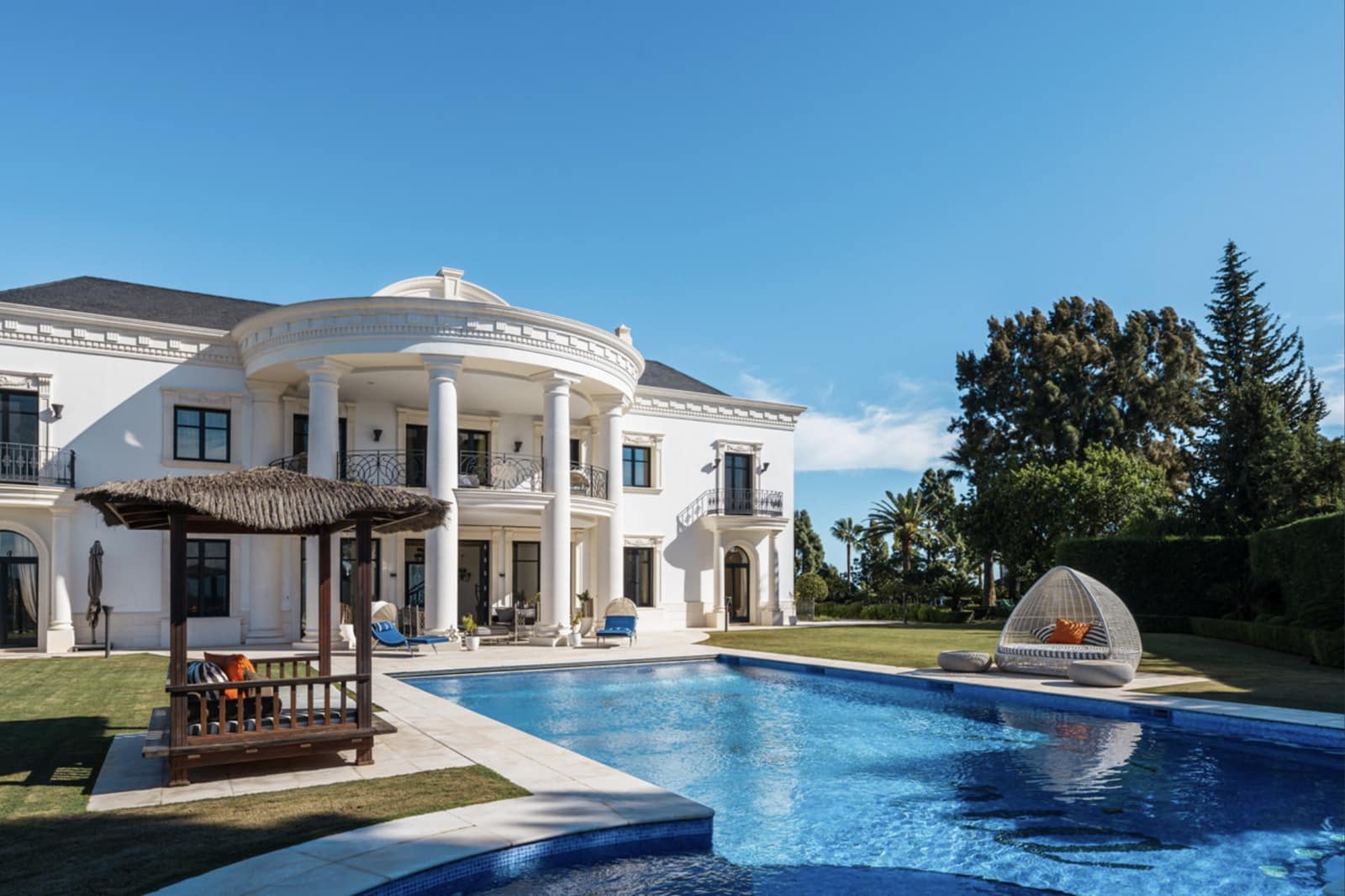 7 sypialnia Willa na sprzedaż w Marbella z basenem garażem - 9 500 000 € (Ref: 10080970)