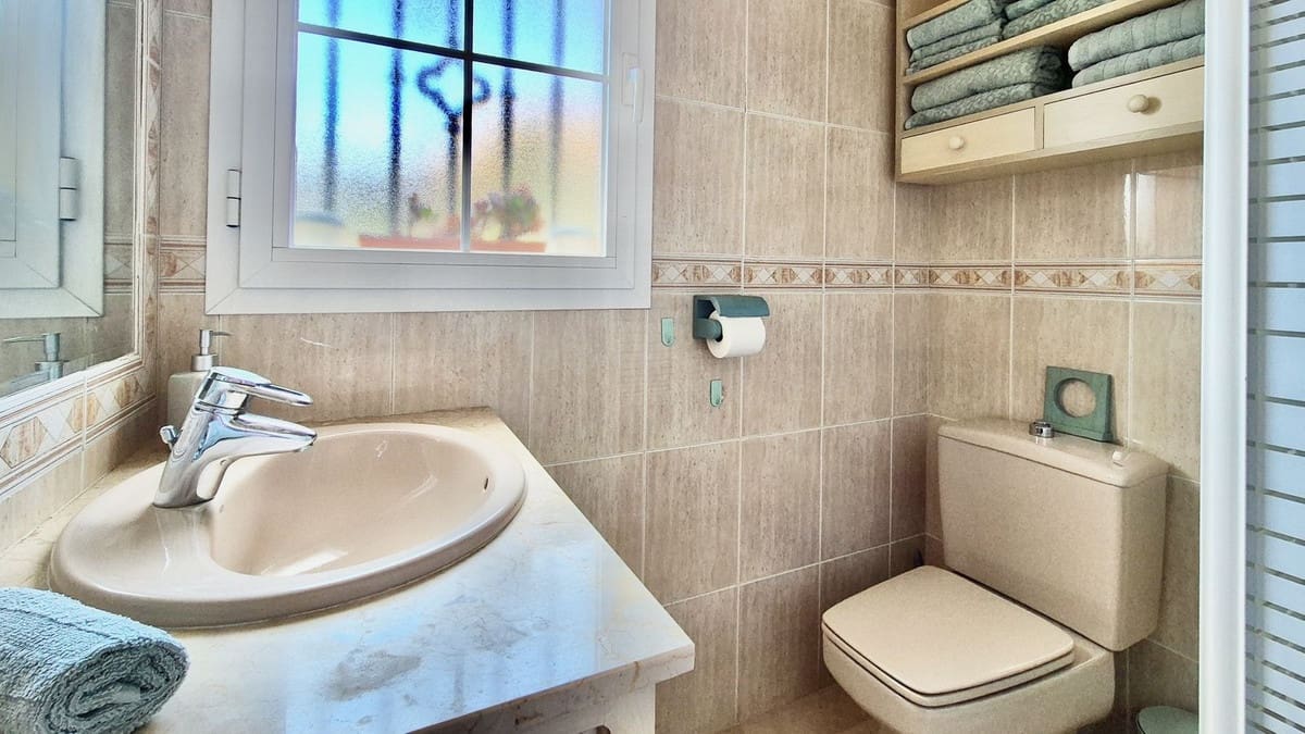 2 slaapkamer Appartement te koop in Nueva Andalucia met zwembad garage - € 695.000 (Ref: 10080972)