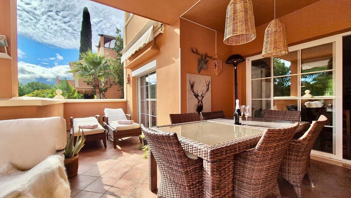 2 slaapkamer Appartement te koop in Nueva Andalucia met zwembad garage - € 695.000 (Ref: 10080972)