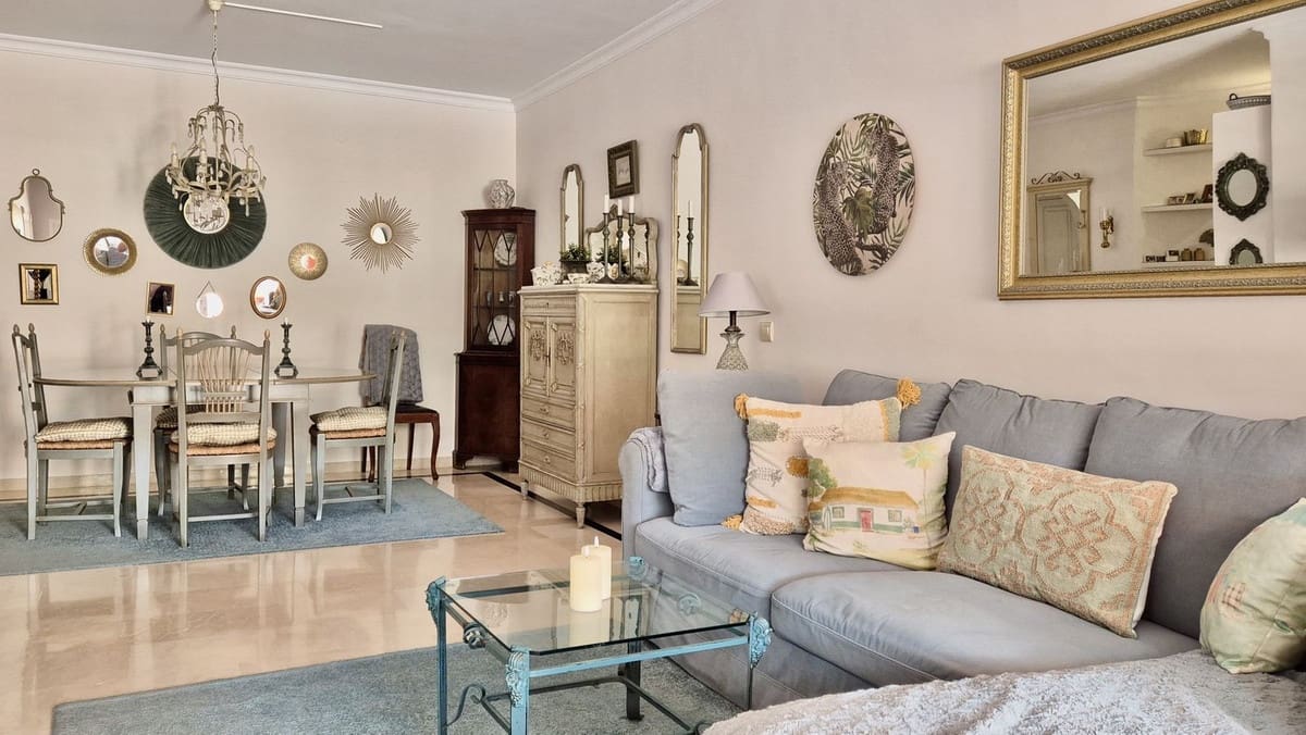 2 slaapkamer Appartement te koop in Nueva Andalucia met zwembad garage - € 695.000 (Ref: 10080972)