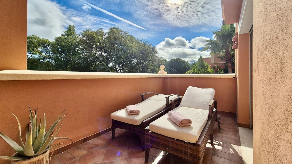 2 slaapkamer Appartement te koop in Nueva Andalucia met zwembad garage - € 695.000 (Ref: 10080972)
