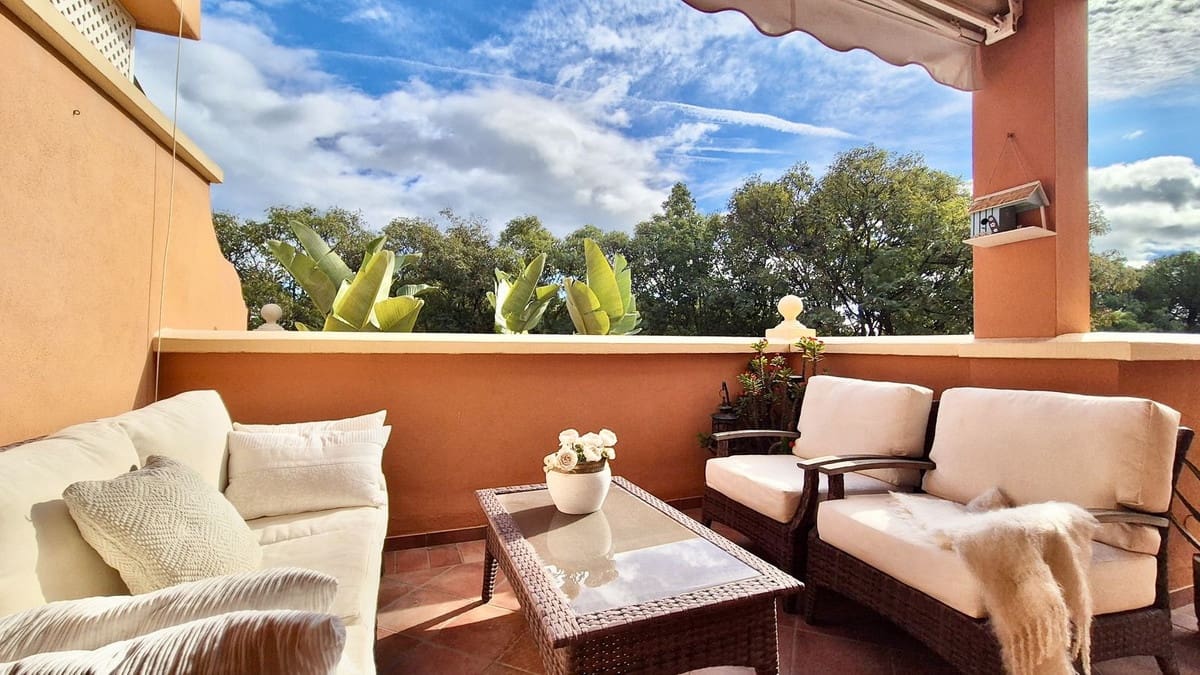 2 slaapkamer Appartement te koop in Nueva Andalucia met zwembad garage - € 695.000 (Ref: 10080972)