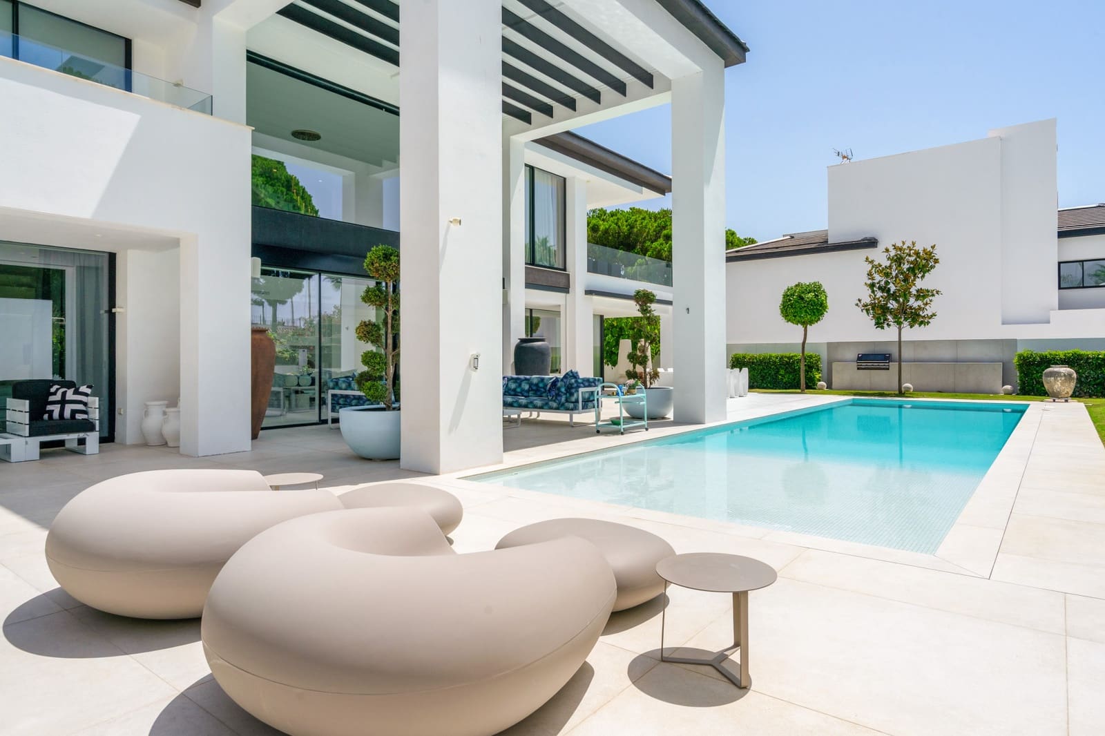 4 slaapkamer Villa te koop in San Pedro de Alcantara met zwembad garage - € 7.490.000 (Ref: 10085927)