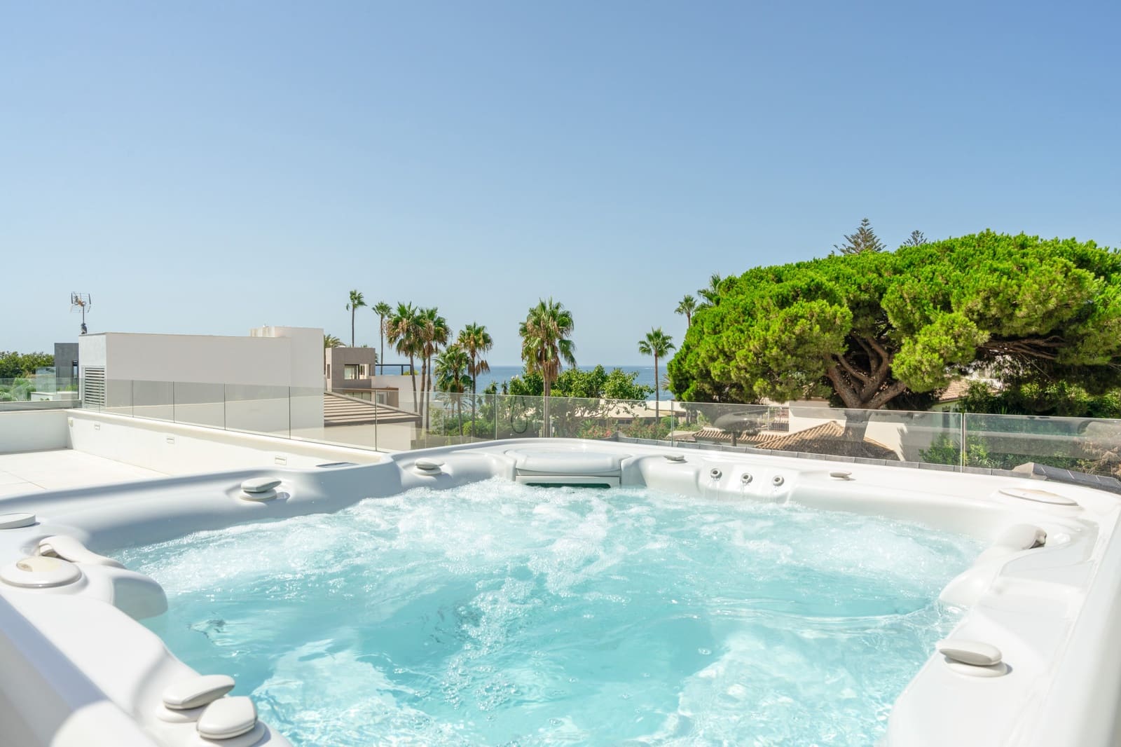 4 slaapkamer Villa te koop in San Pedro de Alcantara met zwembad garage - € 7.490.000 (Ref: 10085927)