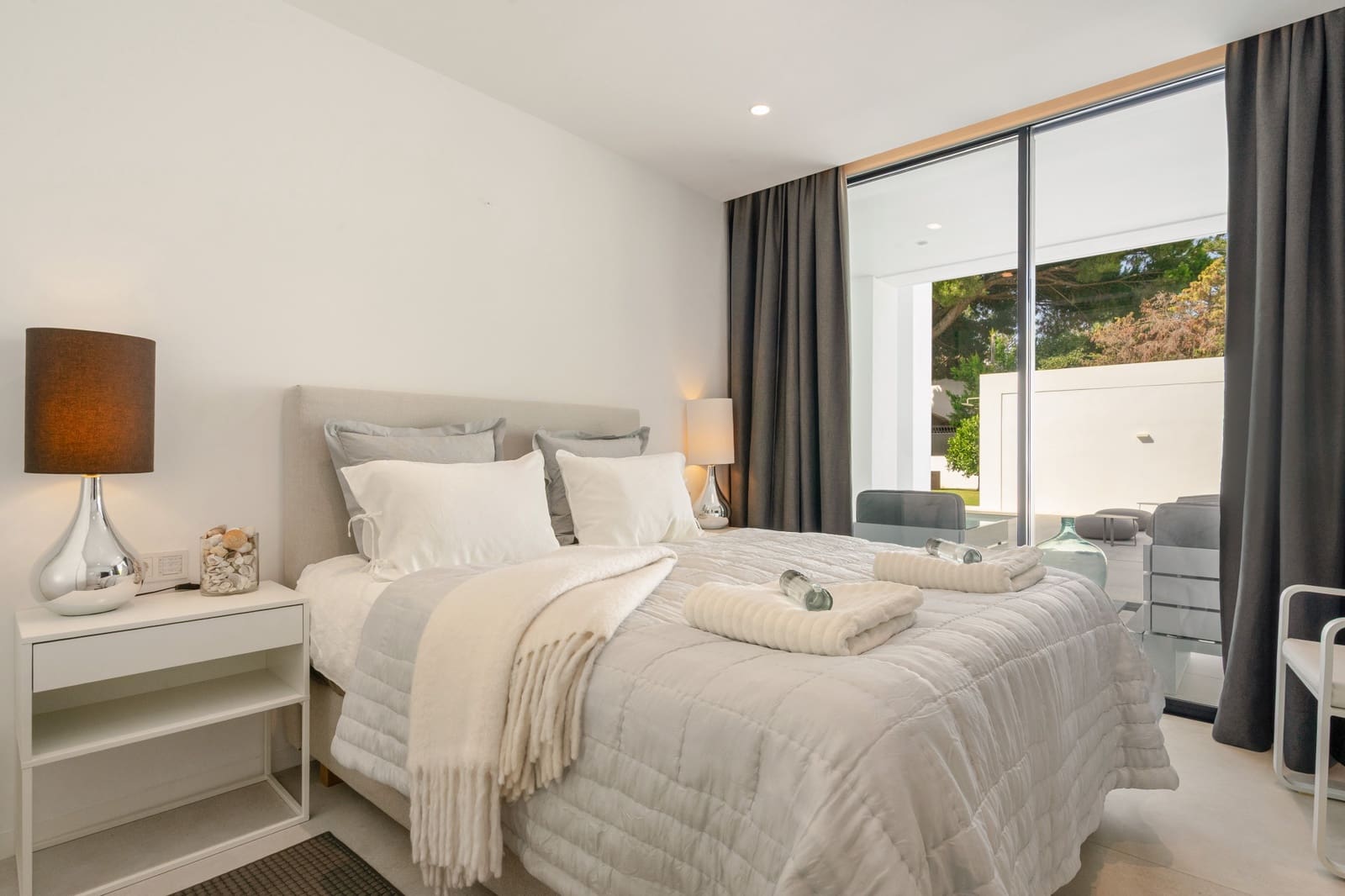 4 slaapkamer Villa te koop in San Pedro de Alcantara met zwembad garage - € 7.490.000 (Ref: 10085927)