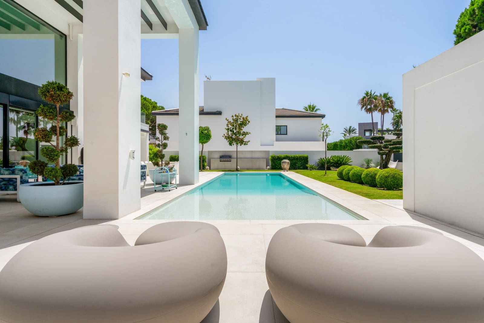 4 slaapkamer Villa te koop in San Pedro de Alcantara met zwembad garage - € 7.490.000 (Ref: 10085927)