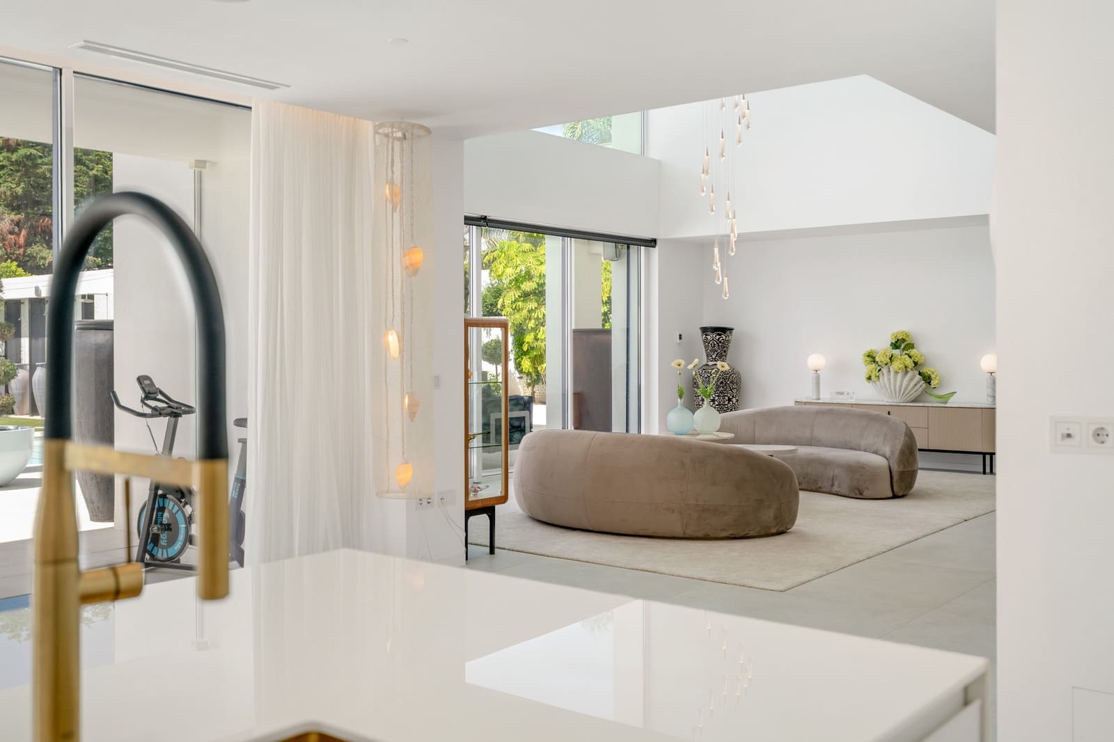 4 slaapkamer Villa te koop in San Pedro de Alcantara met zwembad garage - € 7.490.000 (Ref: 10085927)