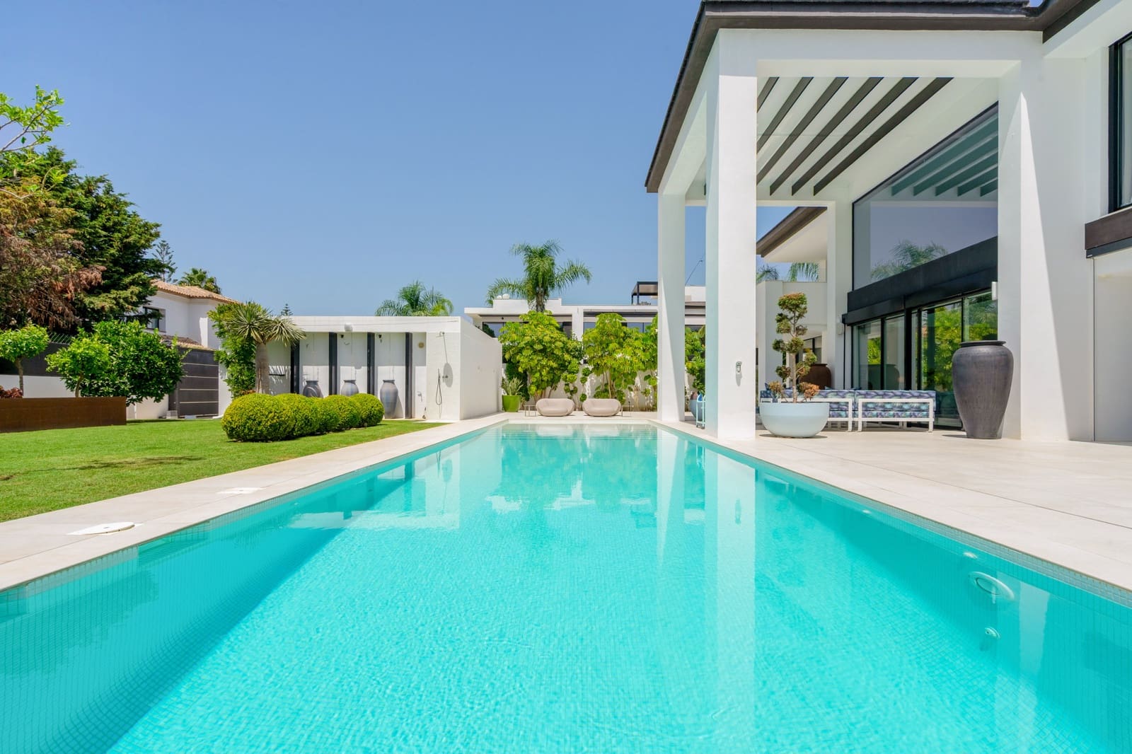 4 slaapkamer Villa te koop in San Pedro de Alcantara met zwembad garage - € 7.490.000 (Ref: 10085927)