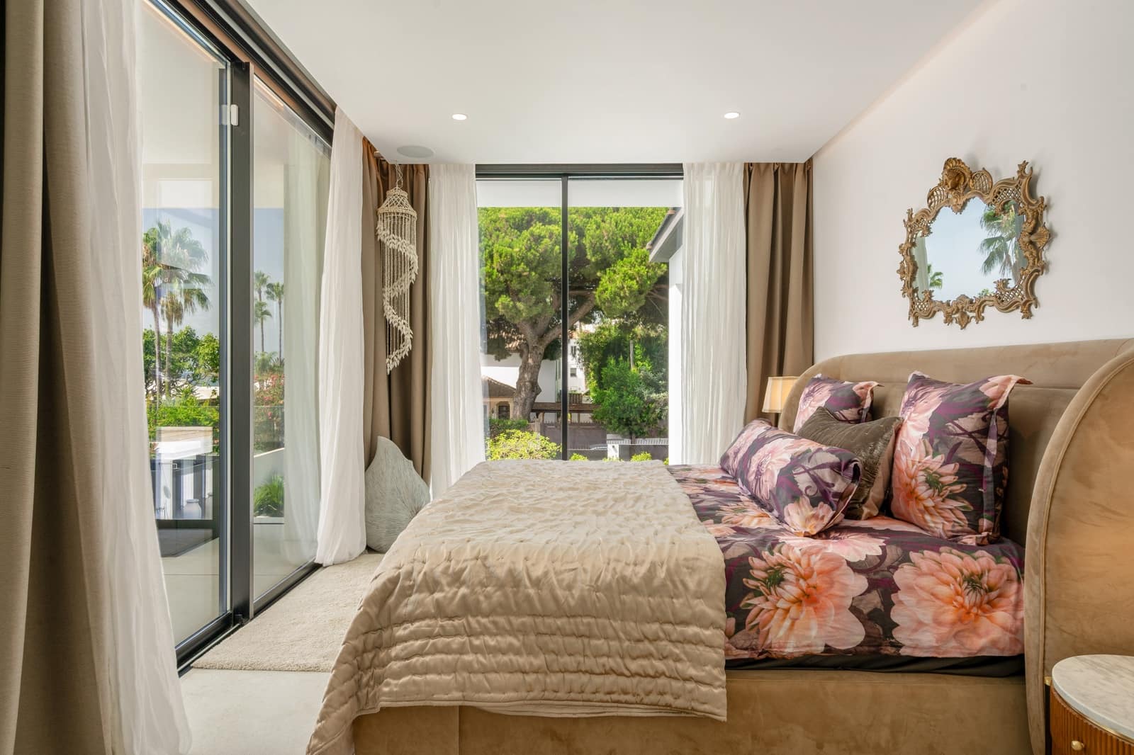 4 slaapkamer Villa te koop in San Pedro de Alcantara met zwembad garage - € 7.490.000 (Ref: 10085927)