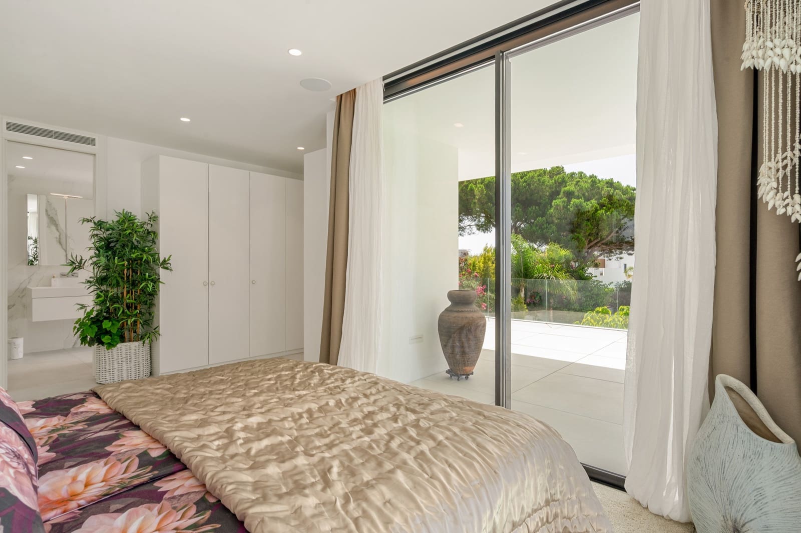 4 slaapkamer Villa te koop in San Pedro de Alcantara met zwembad garage - € 7.490.000 (Ref: 10085927)