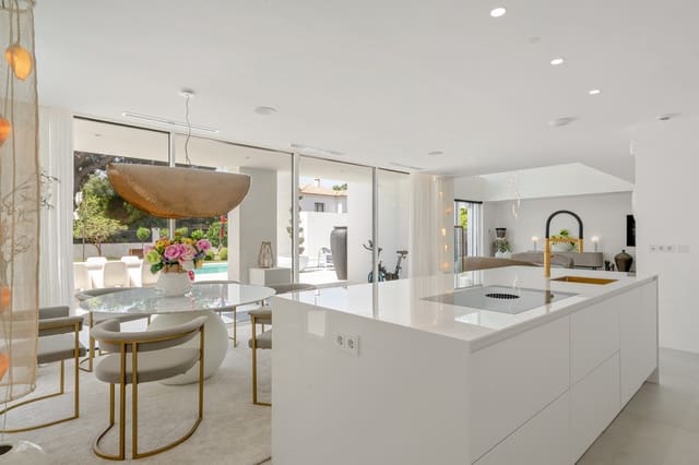 4 sypialnia Willa na sprzedaż w San Pedro de Alcantara, Marbella z basenem garażem - 7 490 000 € (Ref: 10085927)