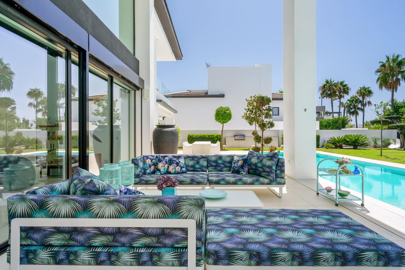 4 slaapkamer Villa te koop in San Pedro de Alcantara met zwembad garage - € 7.490.000 (Ref: 10085927)