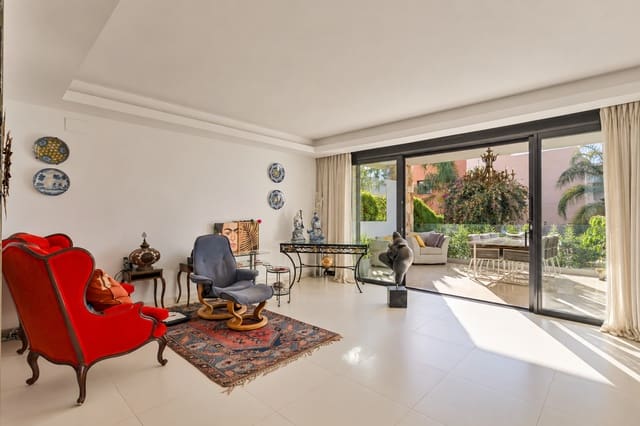 3 sypialnia Dom na sprzedaż w Marbella z basenem garażem - 1 415 000 € (Ref: 10089402)