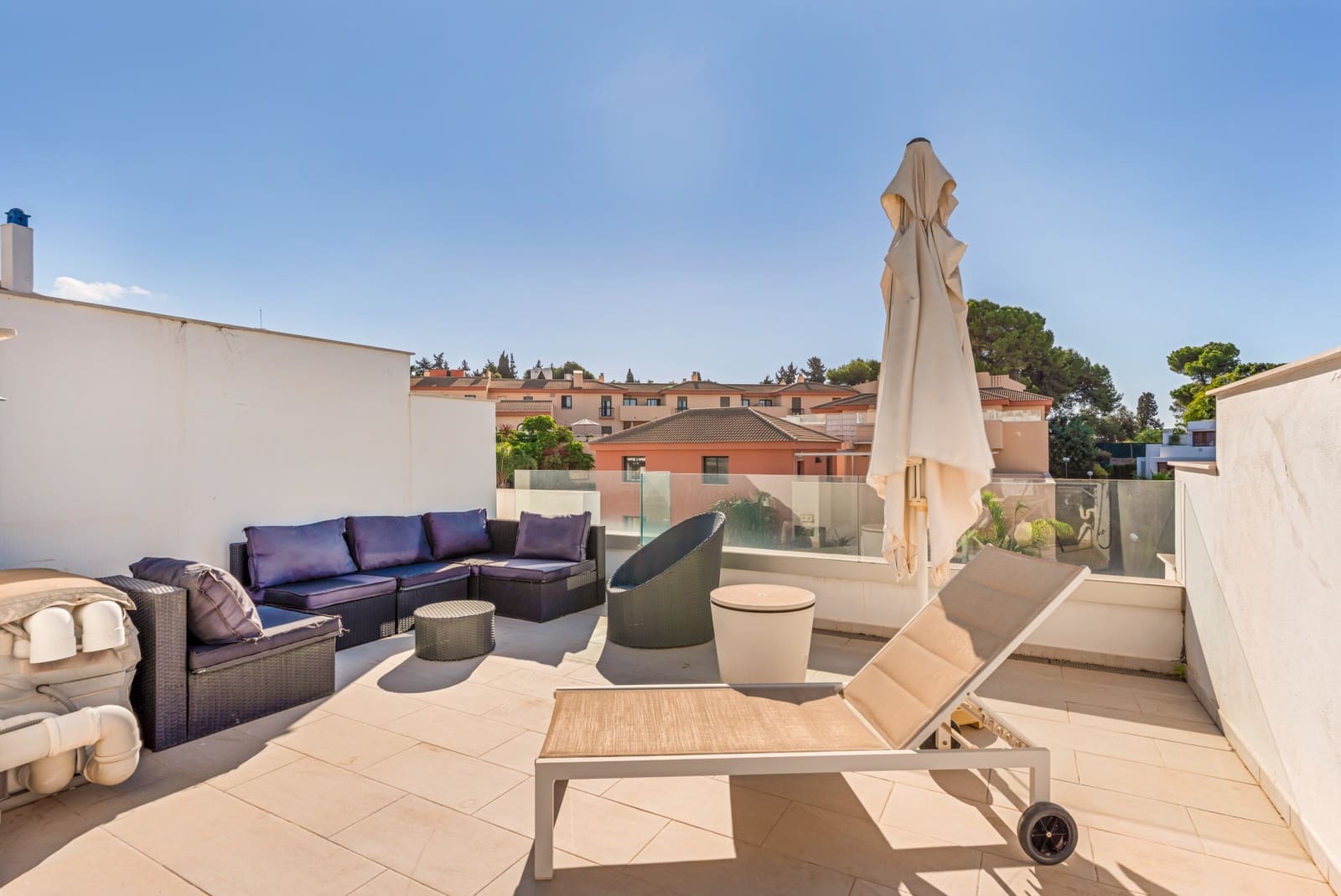 3 sypialnia Dom na sprzedaż w Marbella z basenem garażem - 1 415 000 € (Ref: 10089402)
